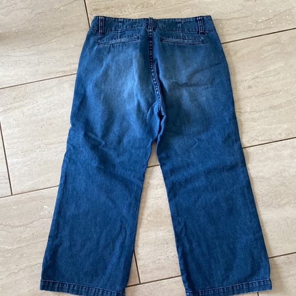 GAP light Blue denim Capri - Picture 3 of 3